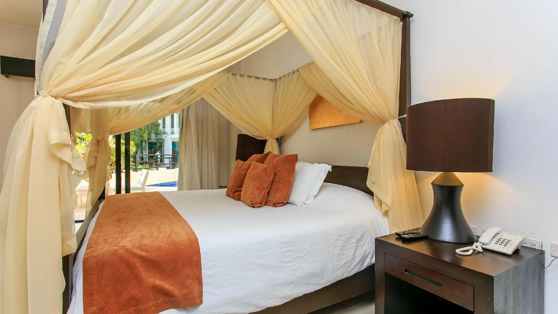 Ata01 Studio With Private Pool Facing The 26Th Street Playa del Carmen Mexico
